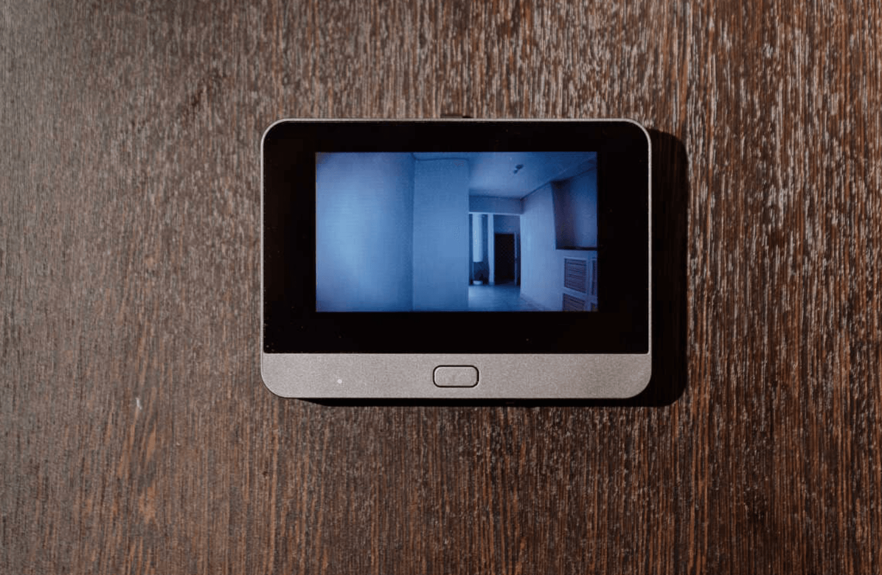 You are currently viewing Interfon vs. videointerfon: care este soluția ideală pentru casa ta?